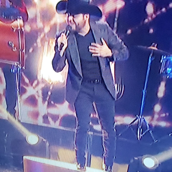 Meet your Posher, Luis - Picture 1 of 1